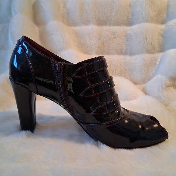 Via Spiga Patent Leather Peep Toe - Picture 2 of 6